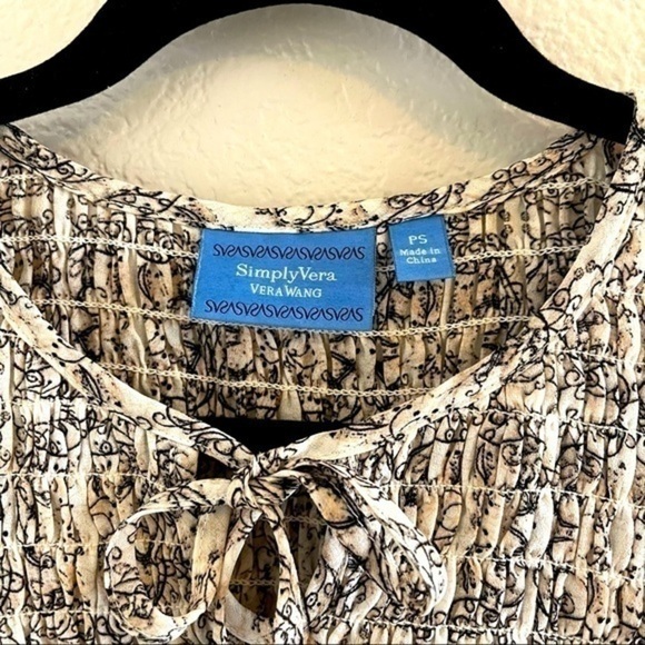 COPY - Women’s sleeveless blouse - Picture 3 of 5